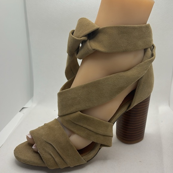 Raye Suede Gladiator Sandals- New Size 37.5 US Size 6.5 - Picture 2 of 12